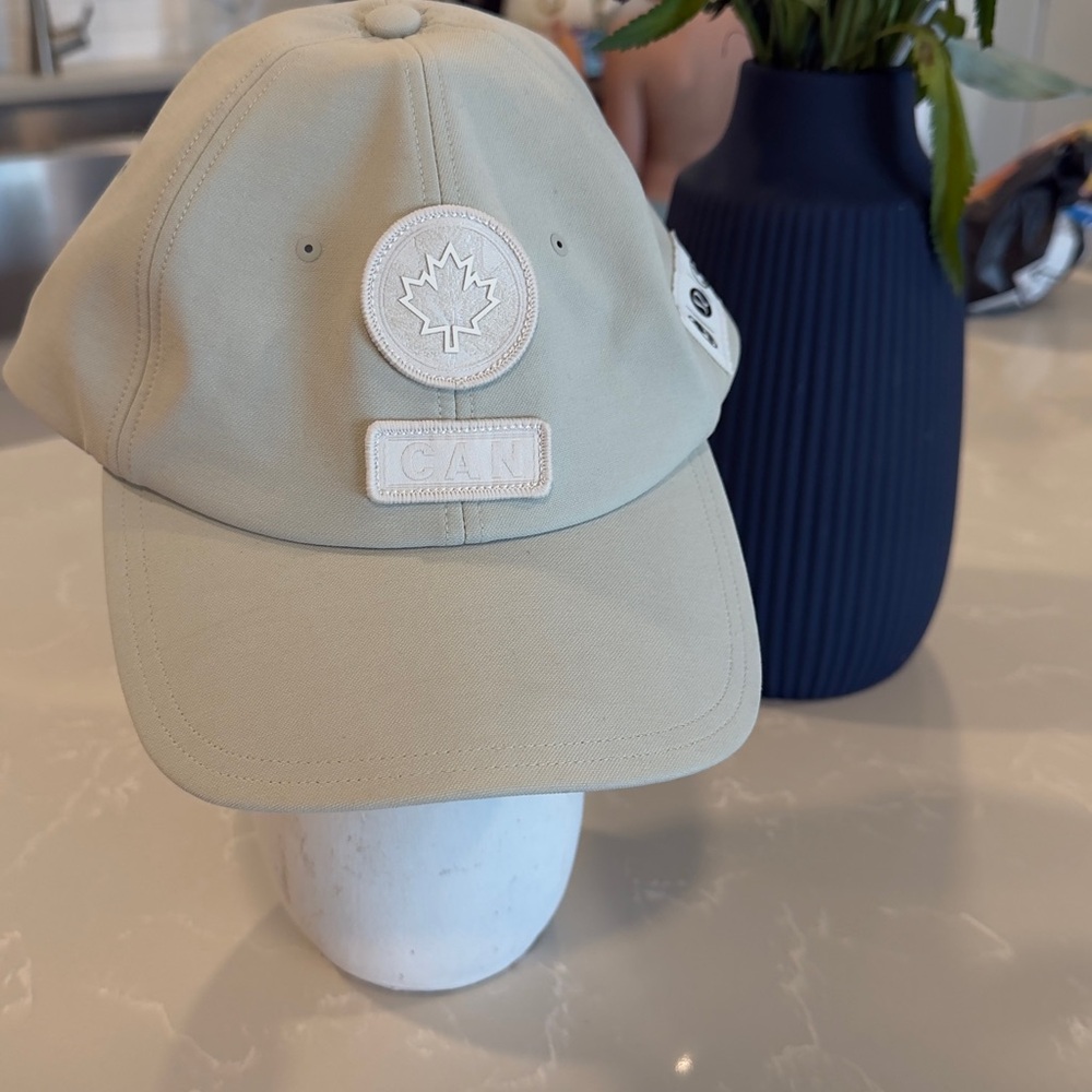 Lululemon team CANADA Cap - Light green/gray
